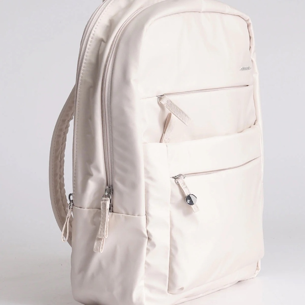 NEVER WORN NWOT Samsonite Samsonite Move 4.0 13.3" Laptop Backpack in White